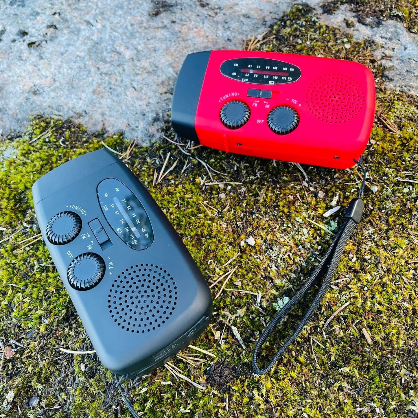 Norvio Nödradio™ | 2000 mAh inbyggd Powerbank, Ficklampa och Solceller
