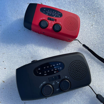 Norvio Nödradio™ | 2000 mAh inbyggd Powerbank, Ficklampa och Solceller